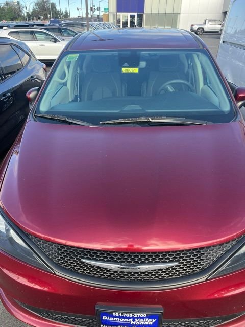 Used 2023 Red Chrysler LX image 3