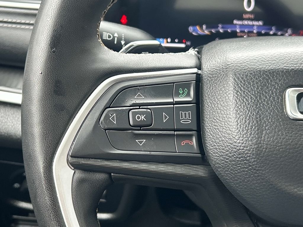 Used 2023 Black Jeep Altitude image 21