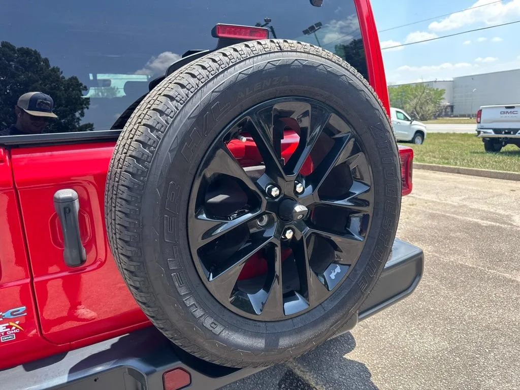 Used 2021 Red Jeep Unlimited Sahara image 28