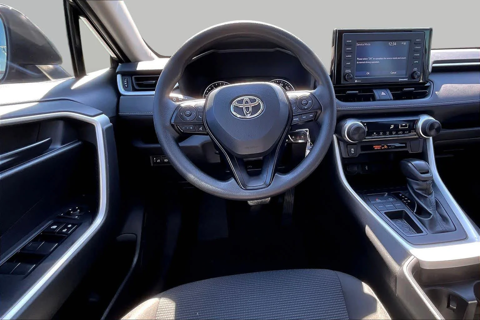 Used 2020 Magnetic Gray Metallic Toyota LE image 6