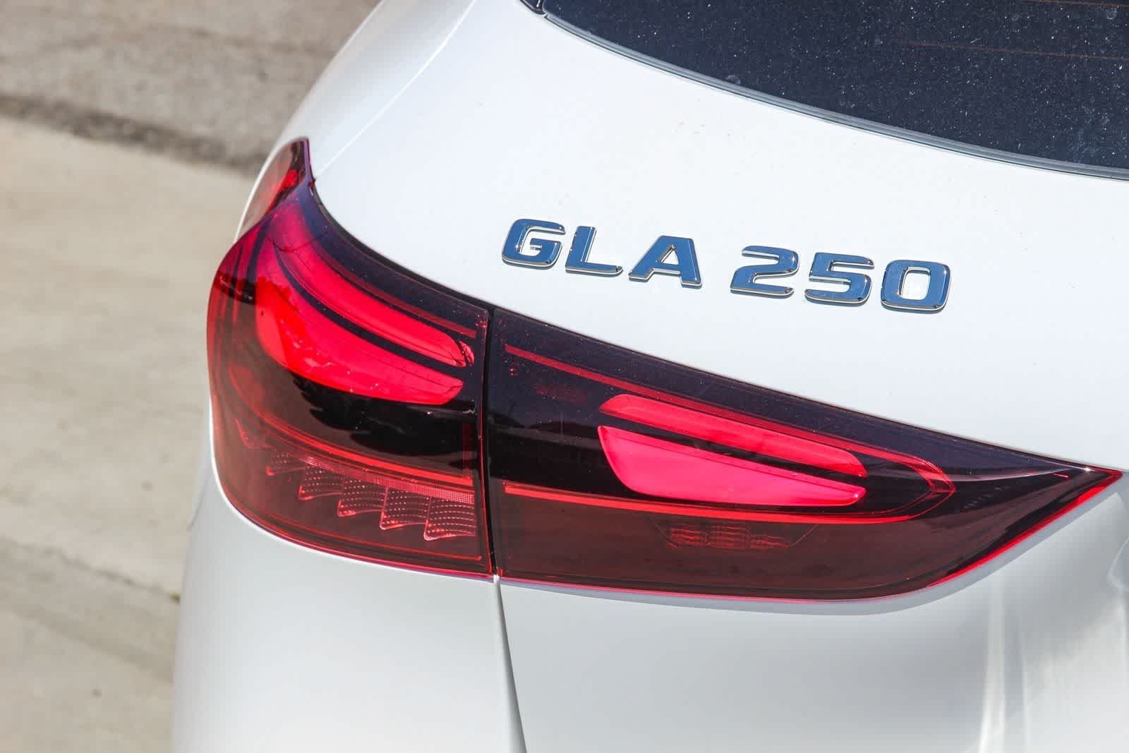 New 2026 Polar White Mercedes-Benz GLA 250 image 7