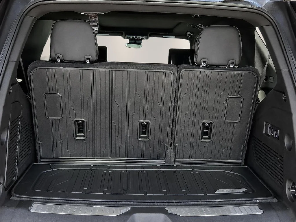 New 2026 Sterling Metallic GMC Denali Ultimate image 9