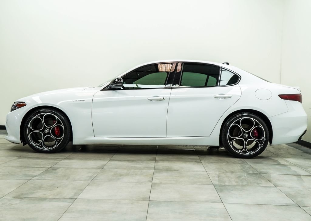 Used 2023 White Alfa Romeo Veloce image 10