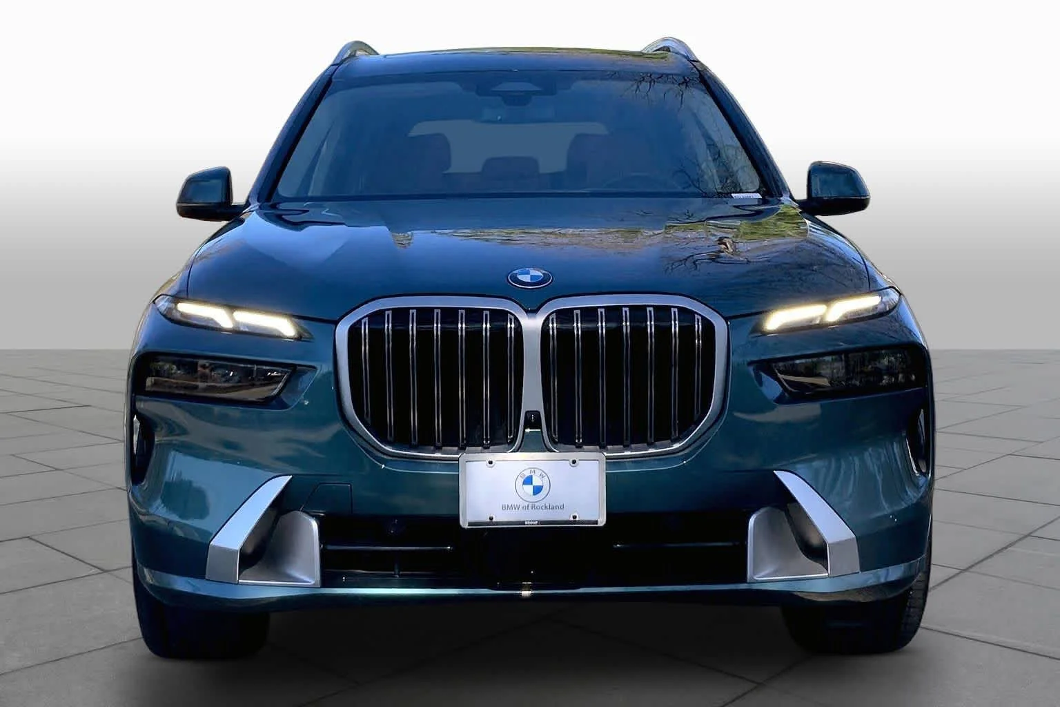 Used 2026 Blue Ridge Mountain Metallic BMW xDrive40i image 3