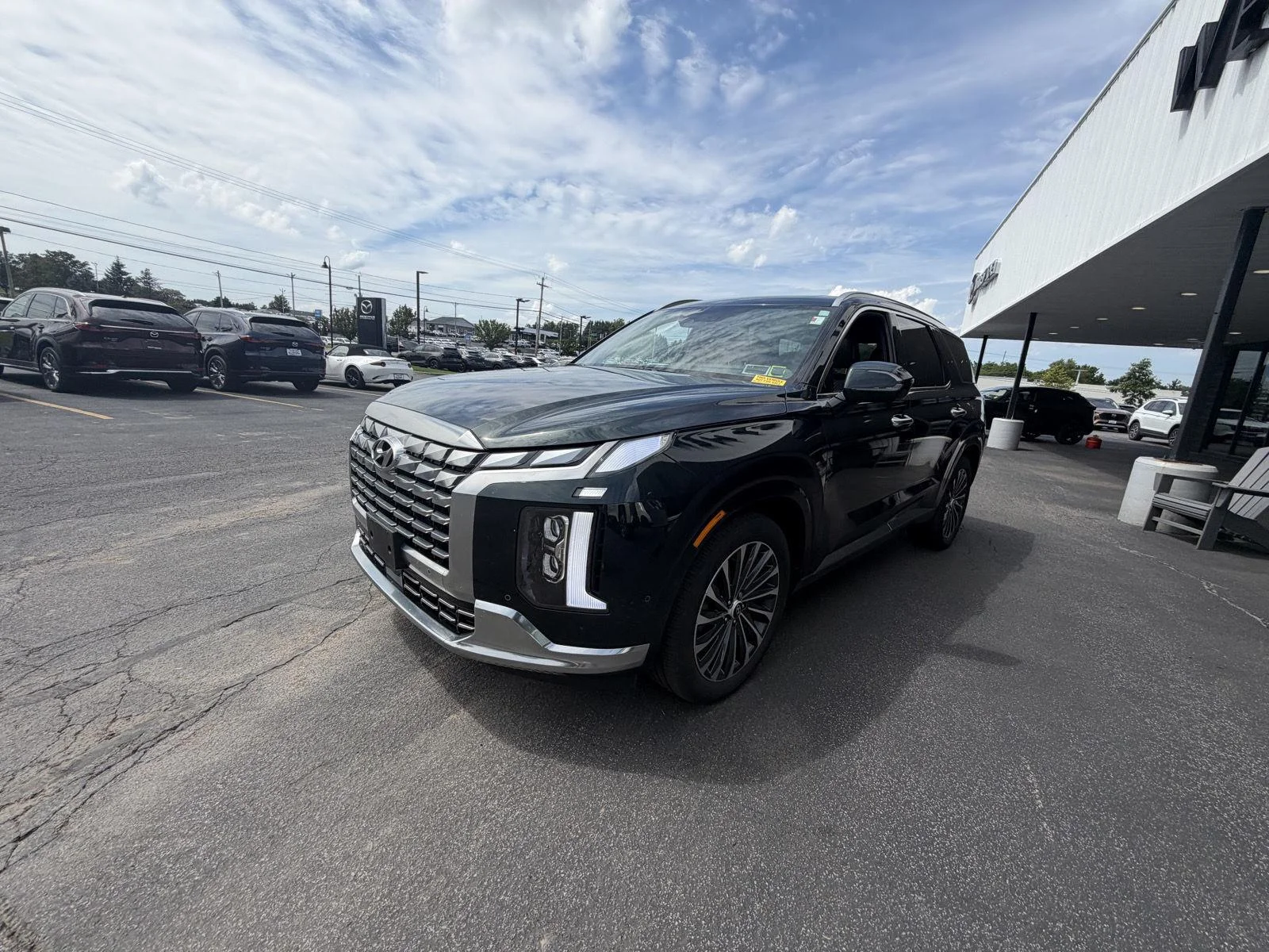 Used 2025 Robust Emerald Hyundai Calligraphy image 3