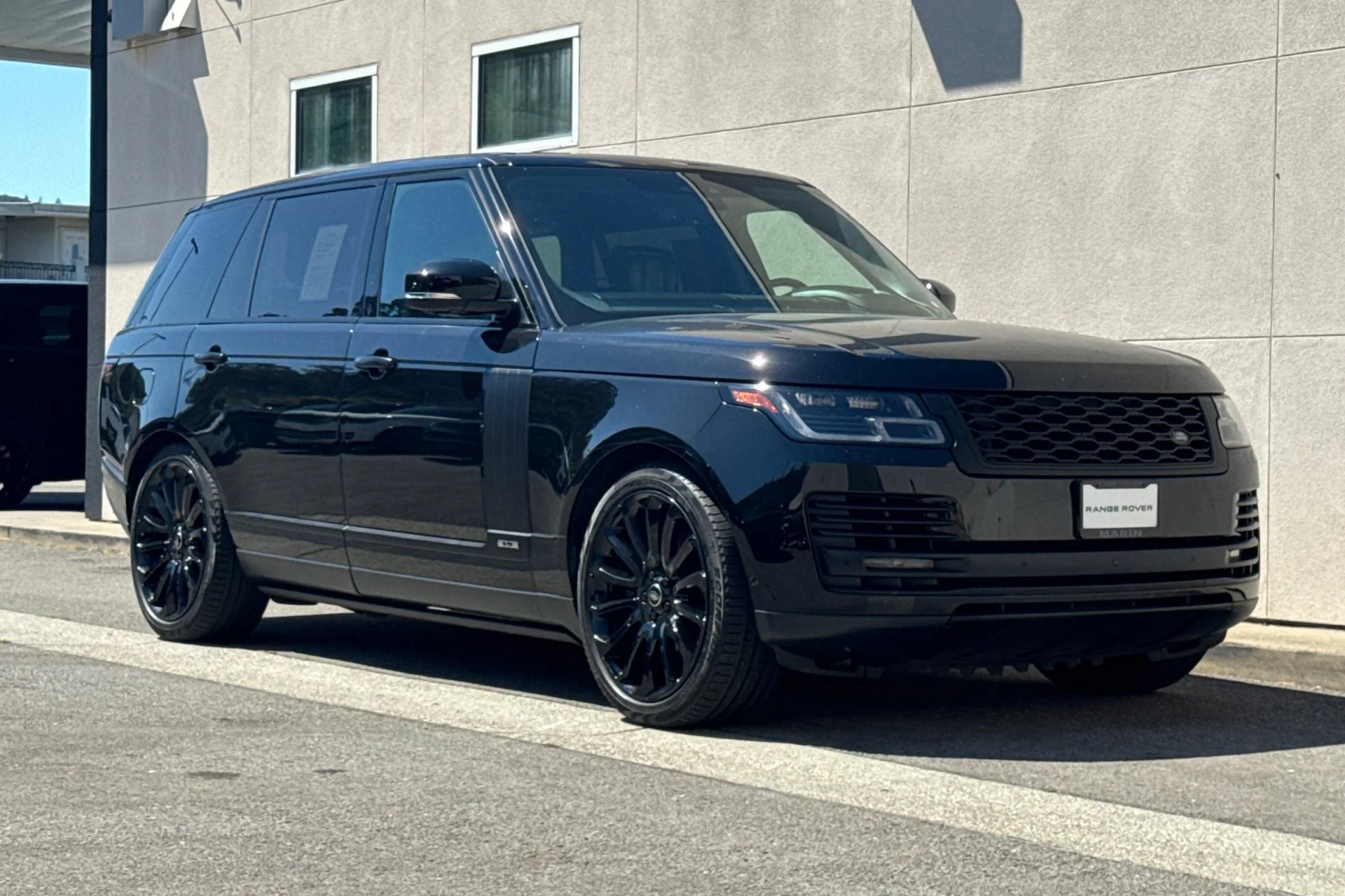Used 2022 Black Land Rover Autobiography image 9
