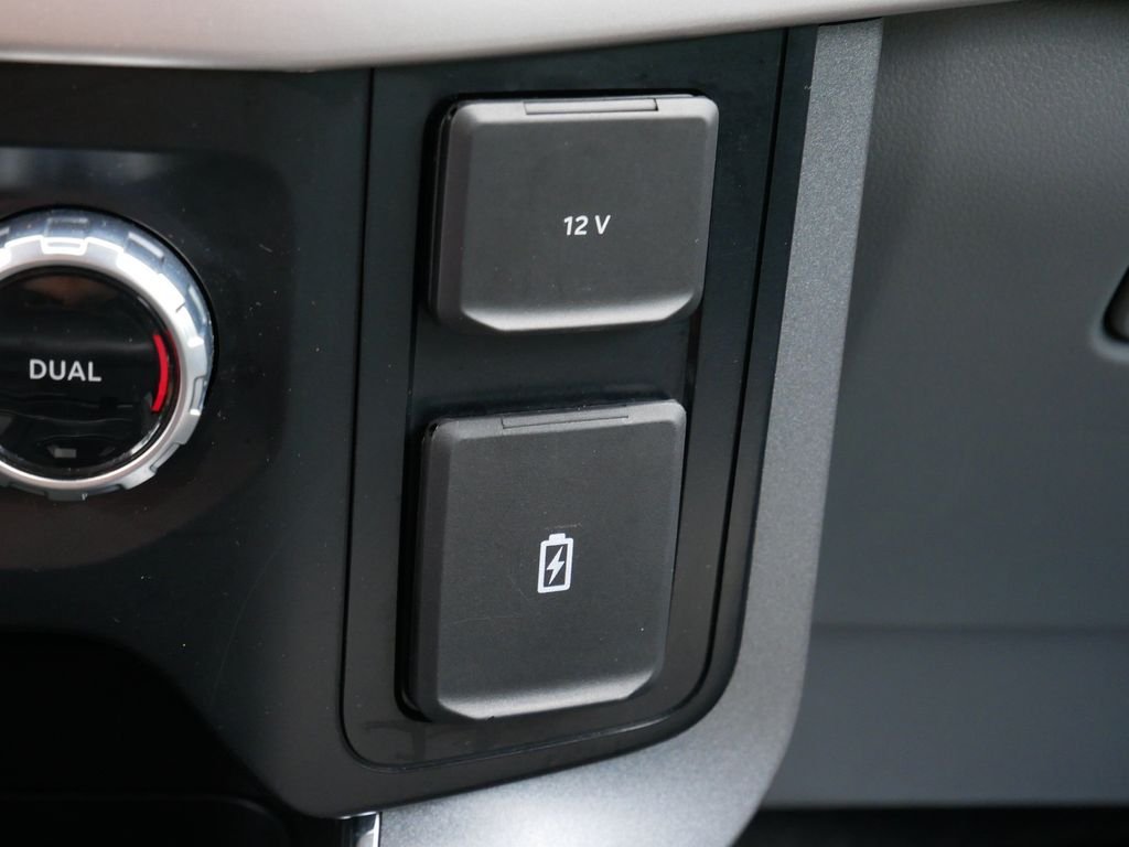Used 2023 White Ford XLT image 27