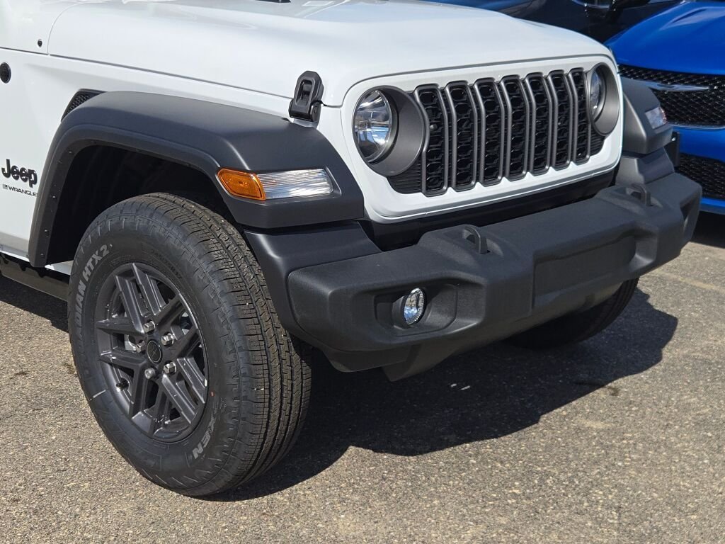 New 2026 Bright White Clear-Coat Exterior Paint Jeep Sport image 3