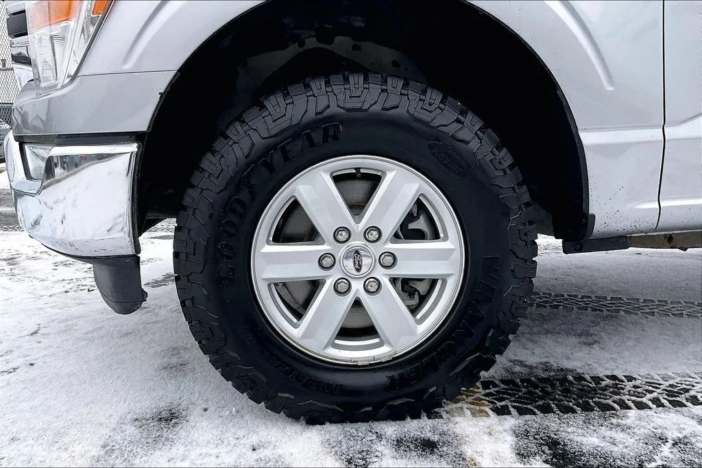 Used 2022 Silver Ford XLT image 8