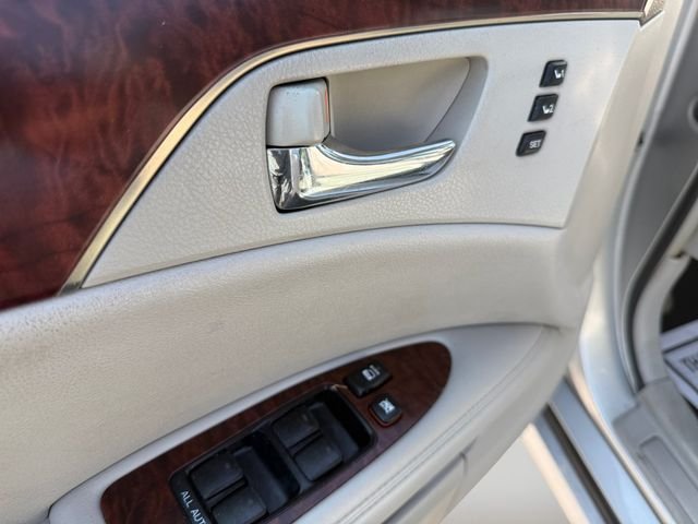 Used 2011 Silver Toyota Limited image 10