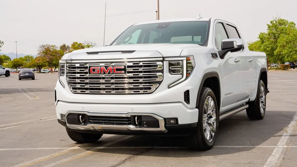 2026 GMC Sierra 1500 Denali - Photo 2