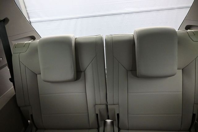 Used 2021  Volkswagen 2.0T SE image 18