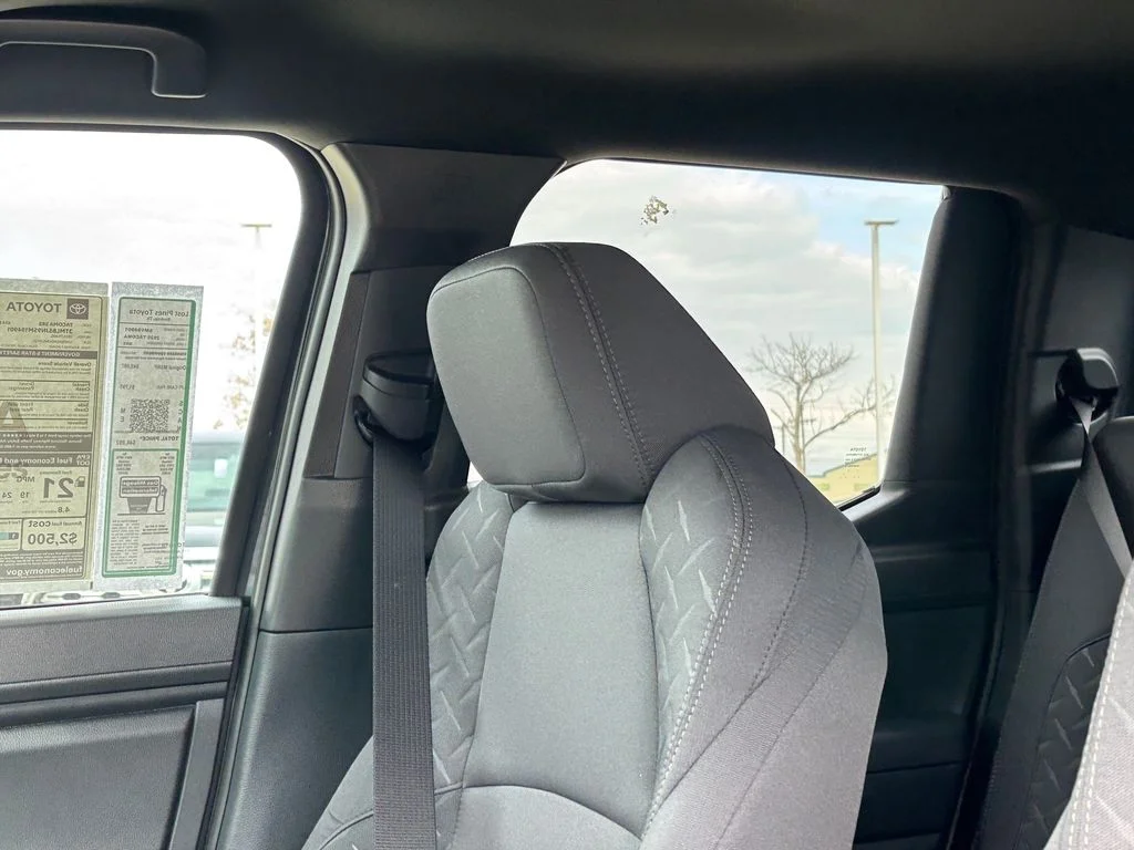 2025 Toyota Tacoma SR5 - Photo 36