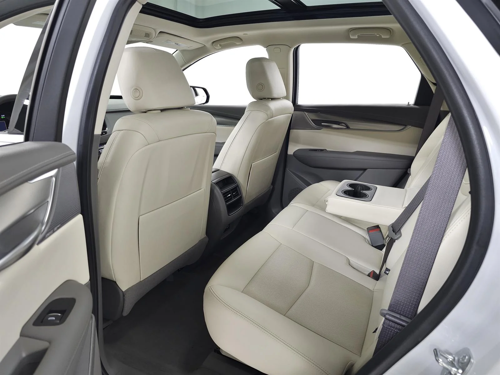 Used 2025 White Cadillac Premium Luxury image 38
