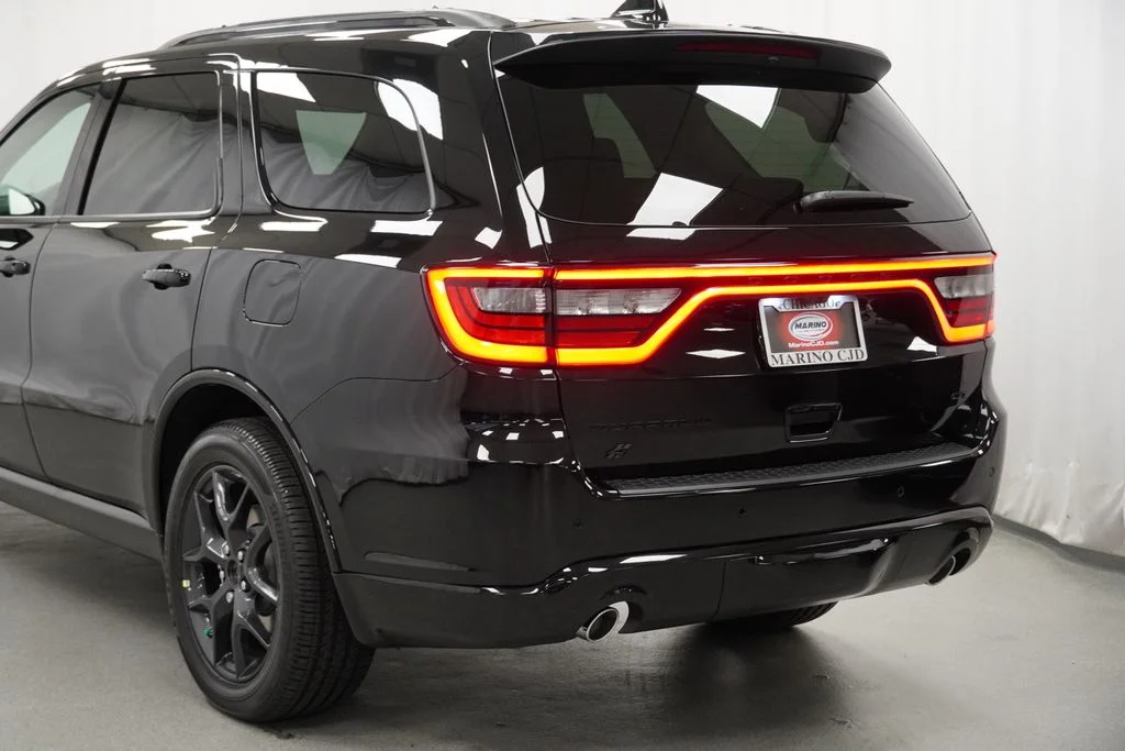 New 2026 Diamond Black Clear-Coat Exterior Paint Dodge GT Plus HEMI V8 image 11