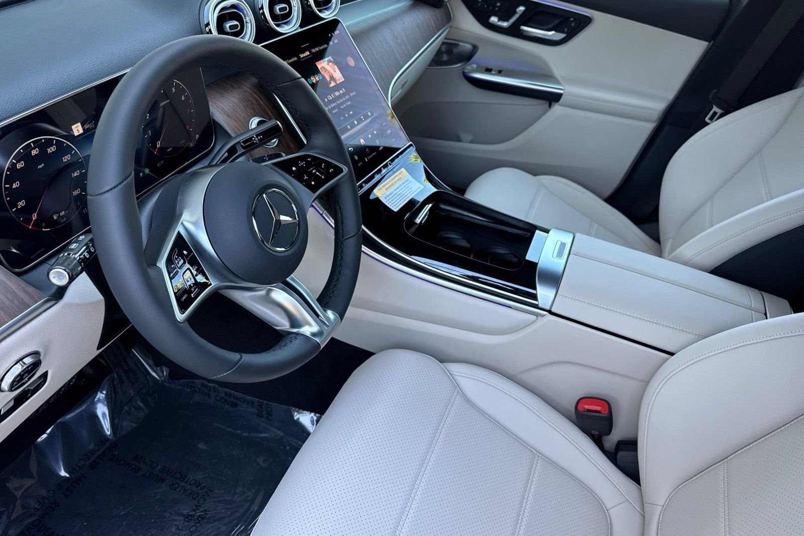 New 2027 Polar White Mercedes-Benz GLC 300 image 17