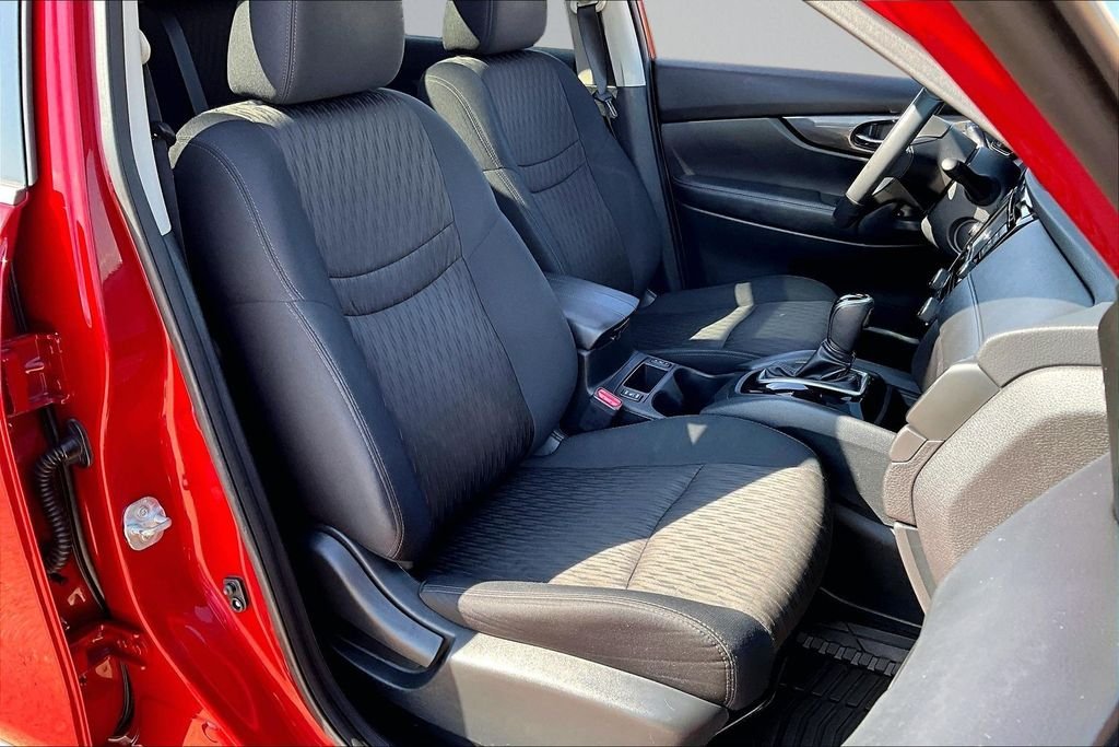 Used 2017 Red Nissan SV image 7