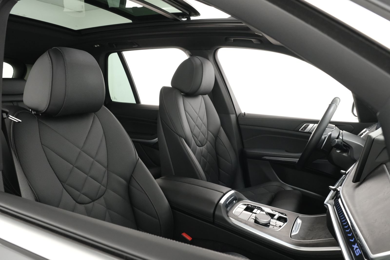 Certified Used 2024 Black Sapphire Metallic BMW xDrive40i image 42
