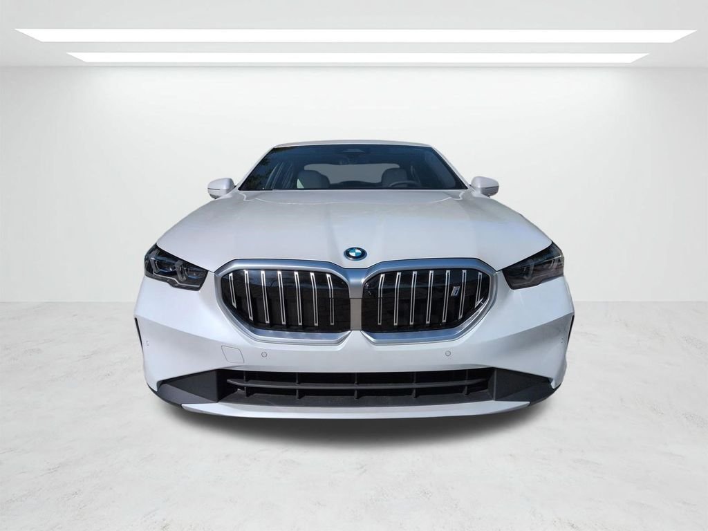 New 2026 White Metallic BMW eDrive40 image 9