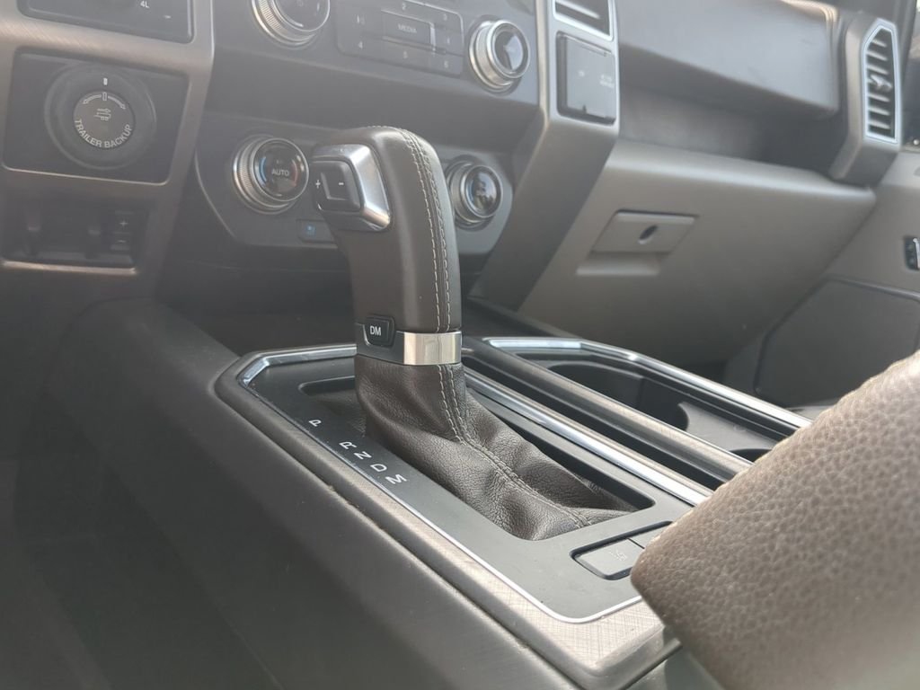 Used 2019  Ford Limited image 17