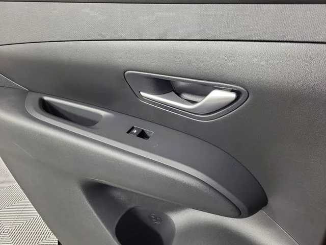 Used 2025 Red Hyundai SEL Convenience image 19