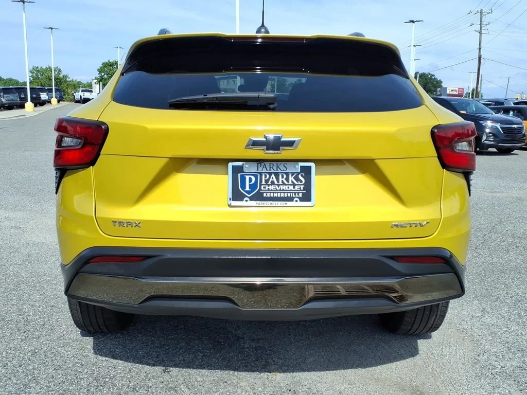 Used 2024 Yellow Chevrolet ACTIV image 31