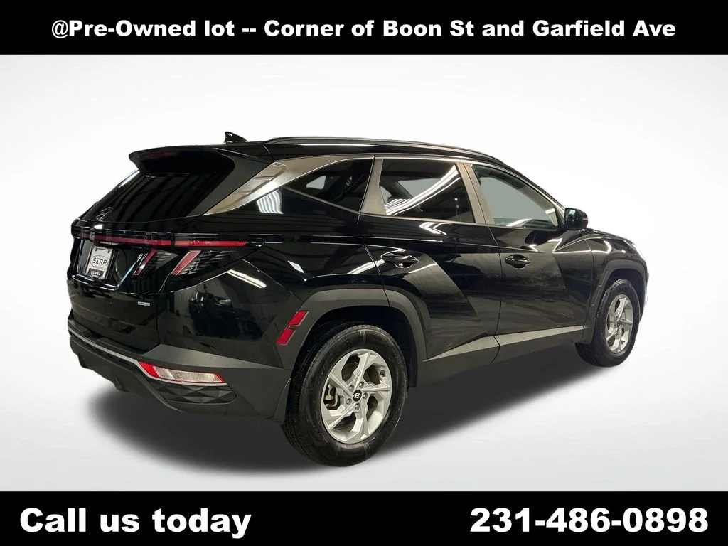 Used 2023 Black Hyundai SEL image 5