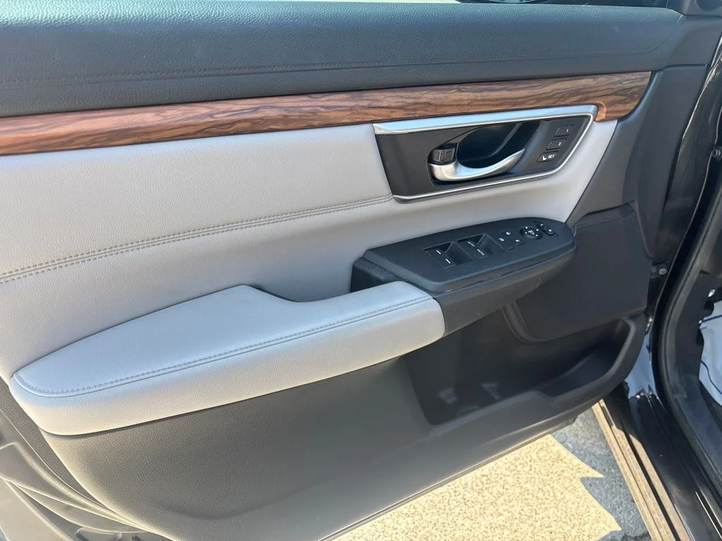 Used 2020 Black Honda Touring image 12