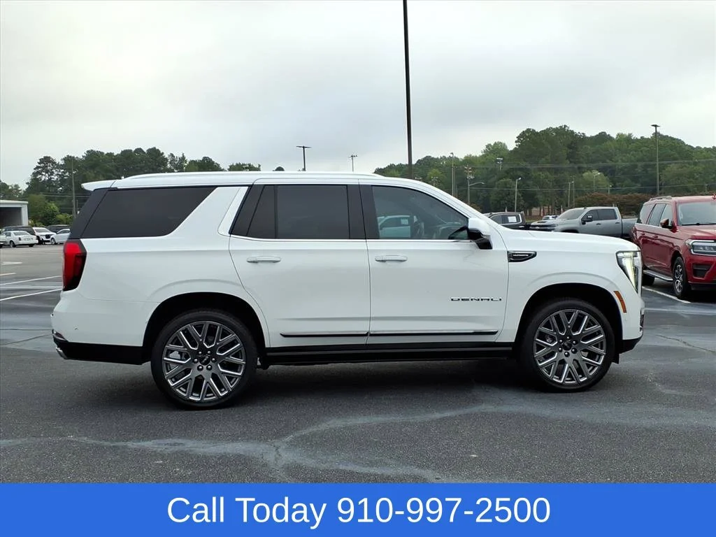 Used 2025 Summit White GMC Denali Ultimate image 4