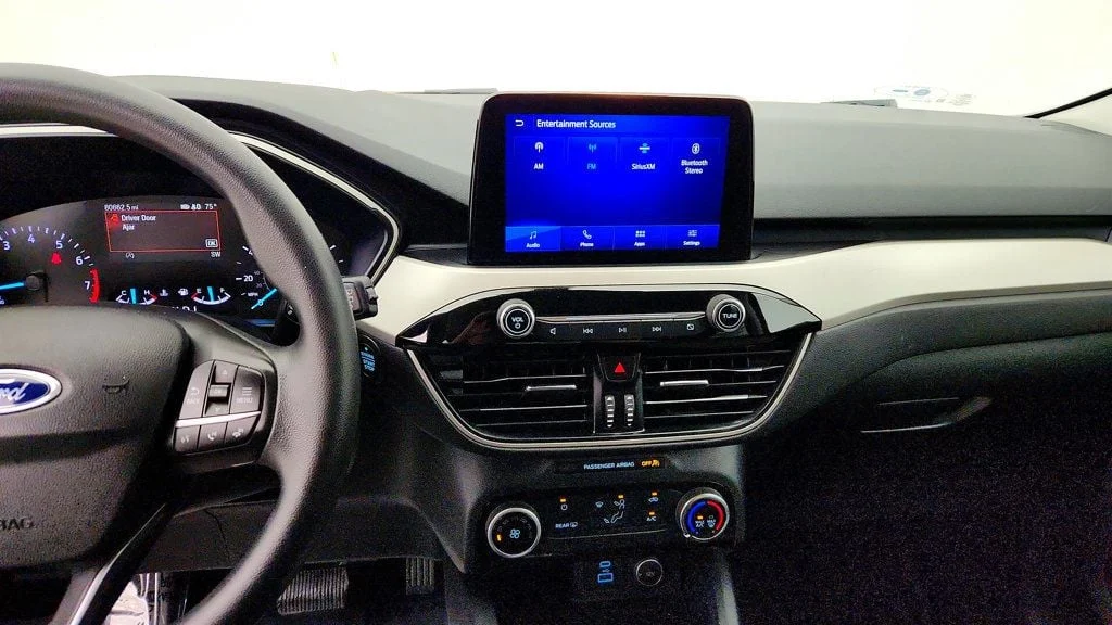 Used 2021 Oxford White Ford SE AWD image 17