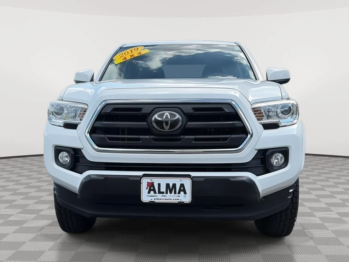 Certified Used 2019 Super White Toyota SR5 image 7