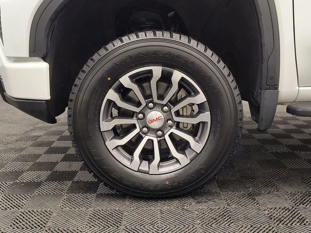 Used 2022 Summit White GMC AT4 image 11