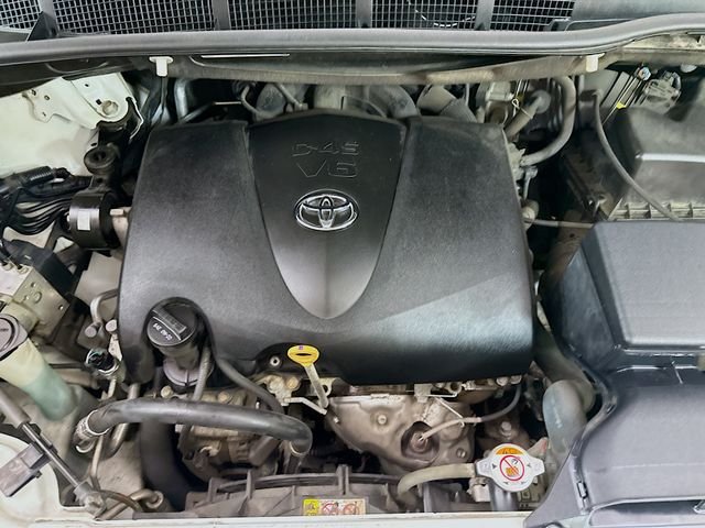 Used 2019 White Toyota Limited Premium image 33