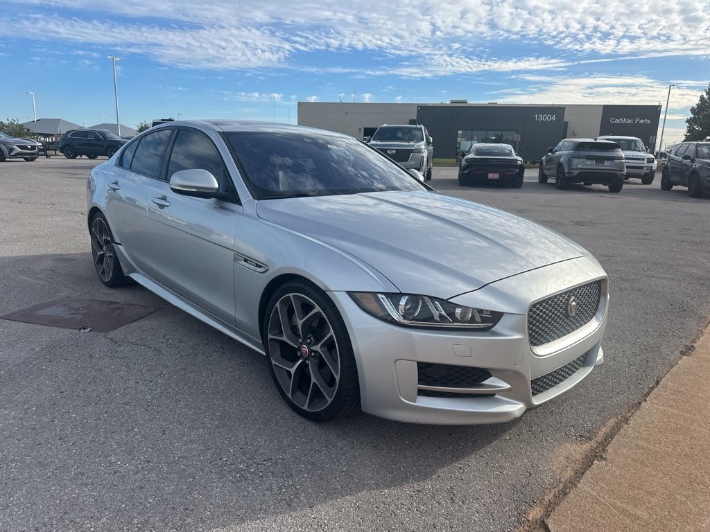 Used 2017  Jaguar 35t R-Sport image 4