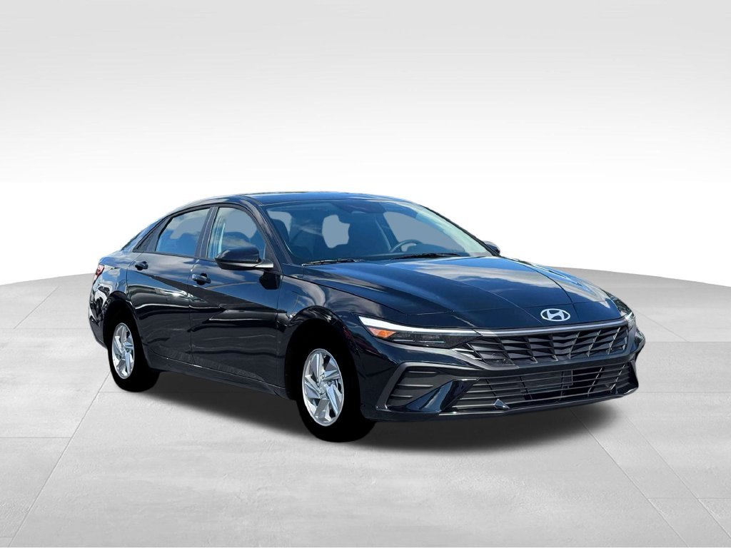 Used 2026 Black Hyundai SE image 12