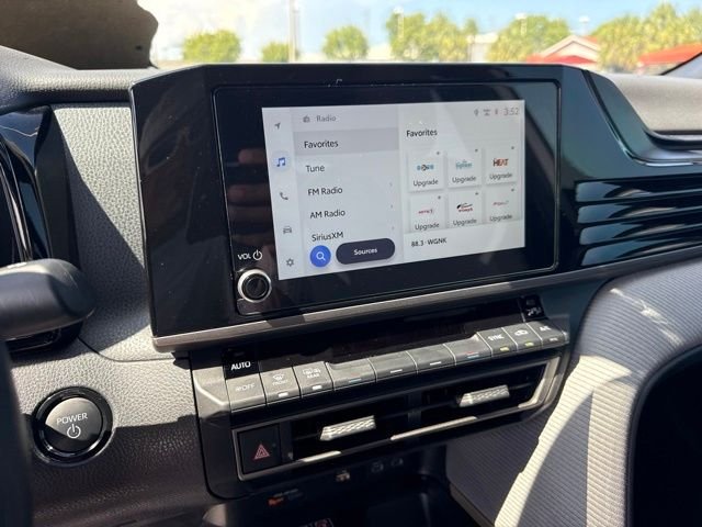 2025 Toyota Camry SE - Photo 21