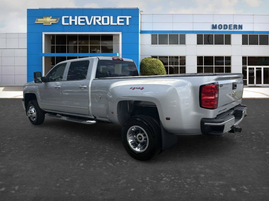 Used 2016 Silver Ice Metallic Chevrolet LT image 3