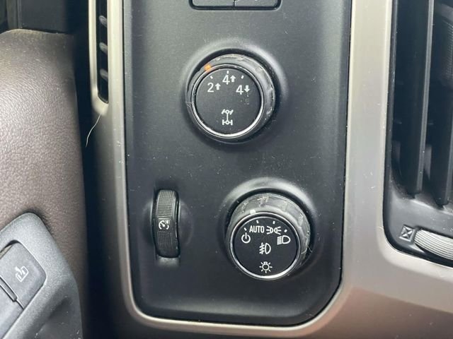 Used 2016 Silver GMC Denali image 23