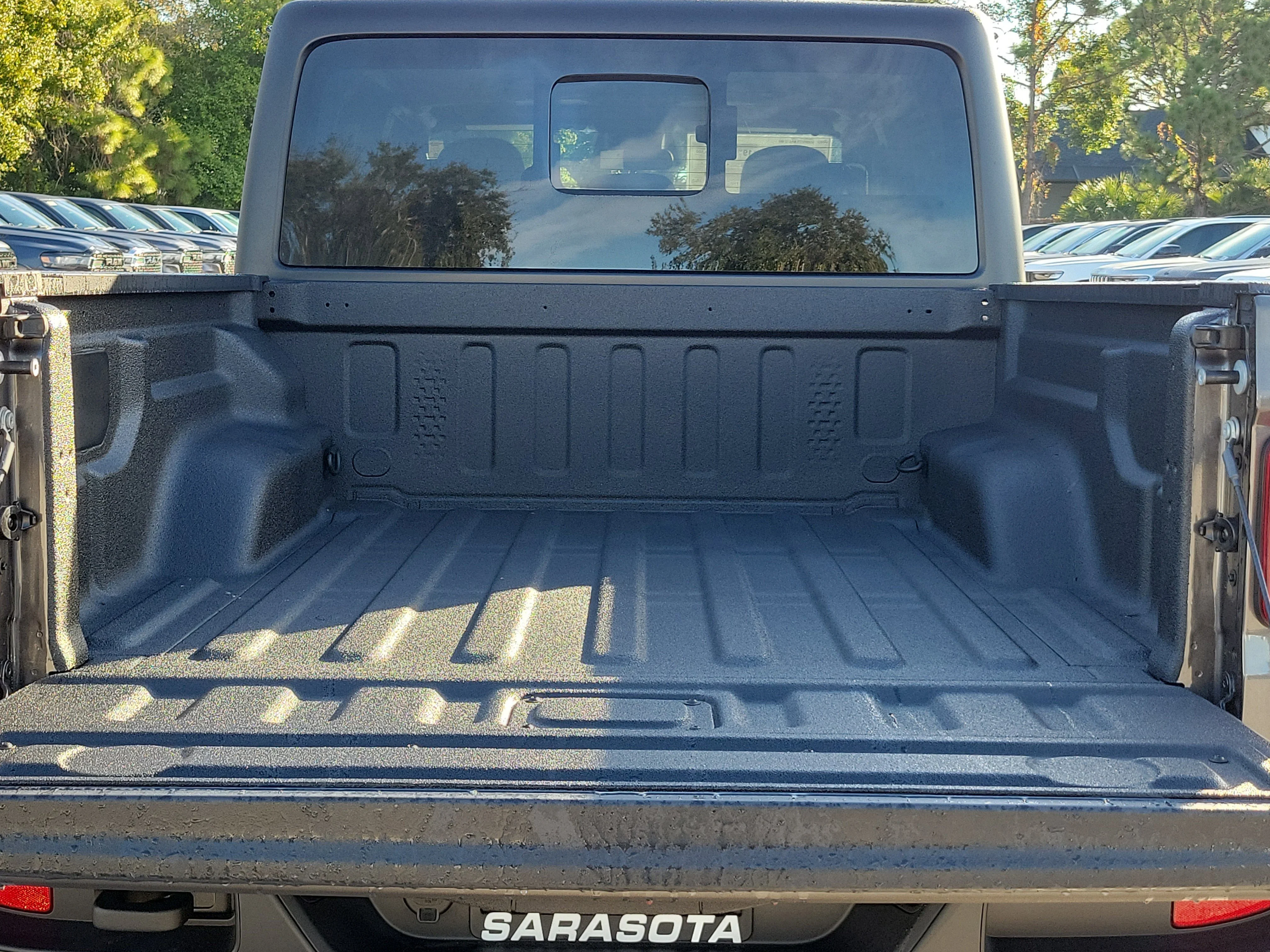 New 2026 Granite Crystal Metallic Clearcoat Jeep Willys image 5