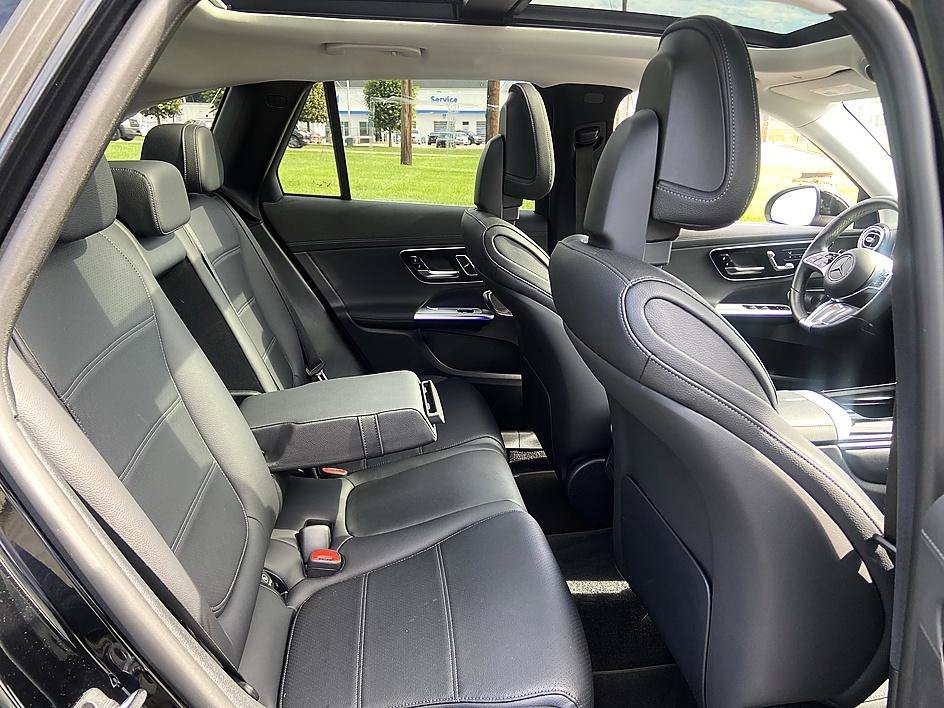 Used 2023 Black Mercedes-Benz GLC 300 image 15