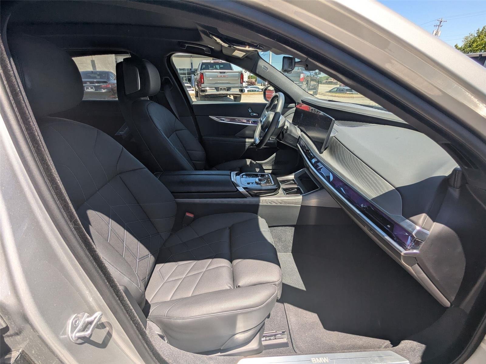 2024 BMW i7 Base - Photo 37