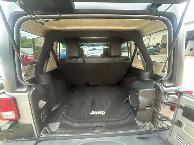 Used 2014 Gray Jeep Unlimited Rubicon image 12