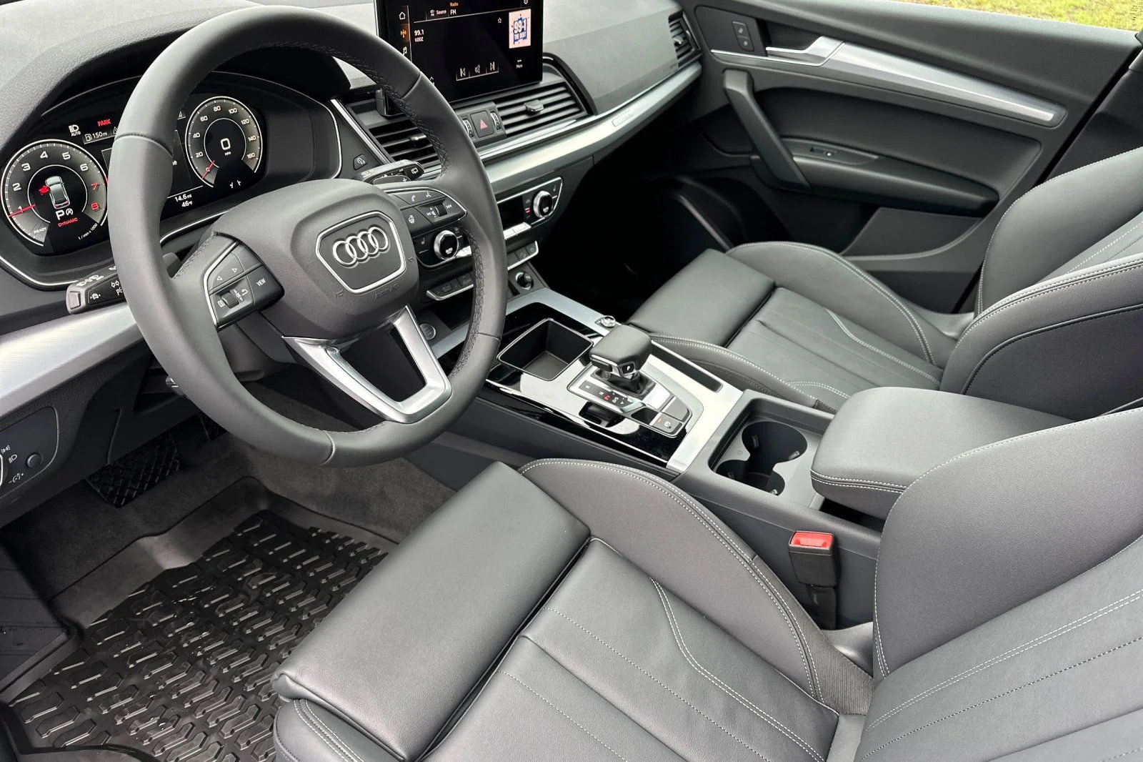 Used 2025 White Audi 45 S line Premium image 9
