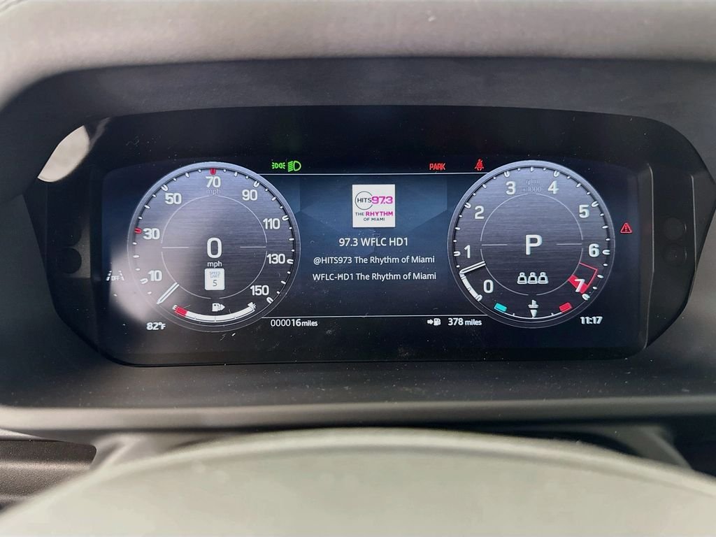New 2026 Fuji White Land Rover X-Dynamic SE image 12