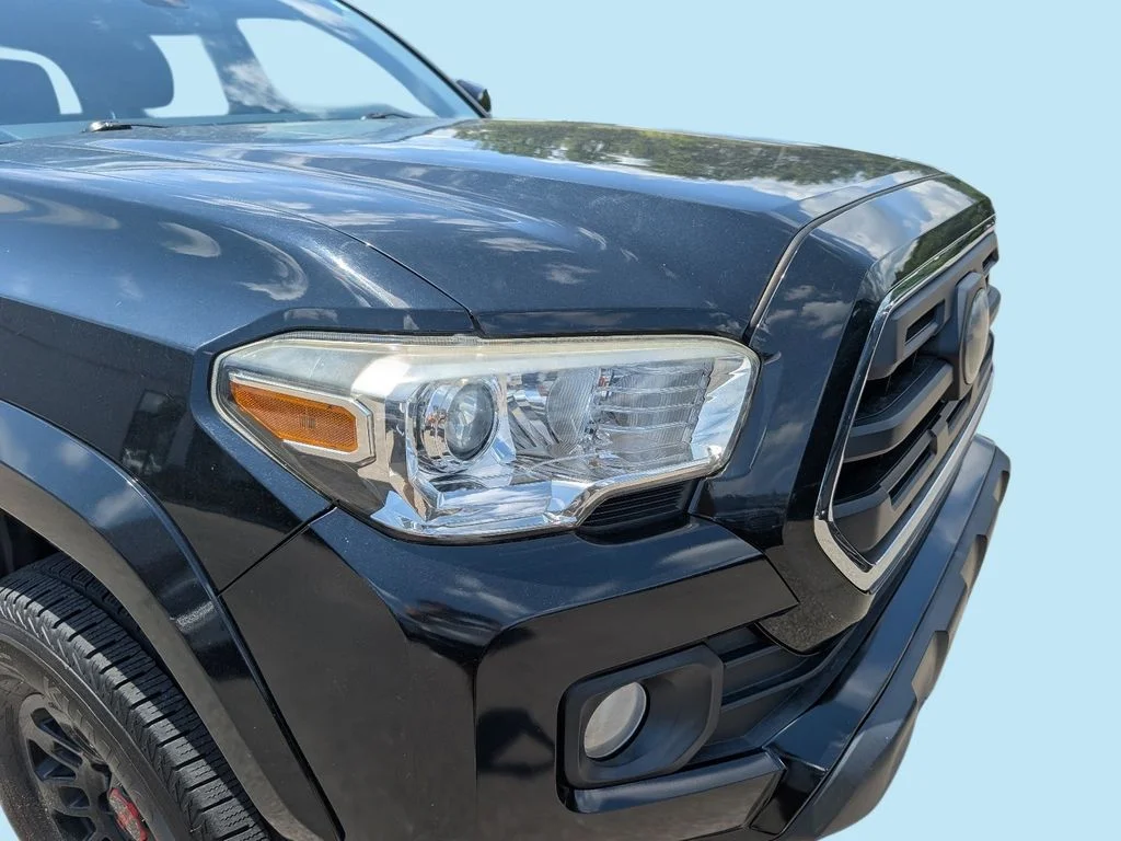 Used 2019 Black Toyota SR5 image 31