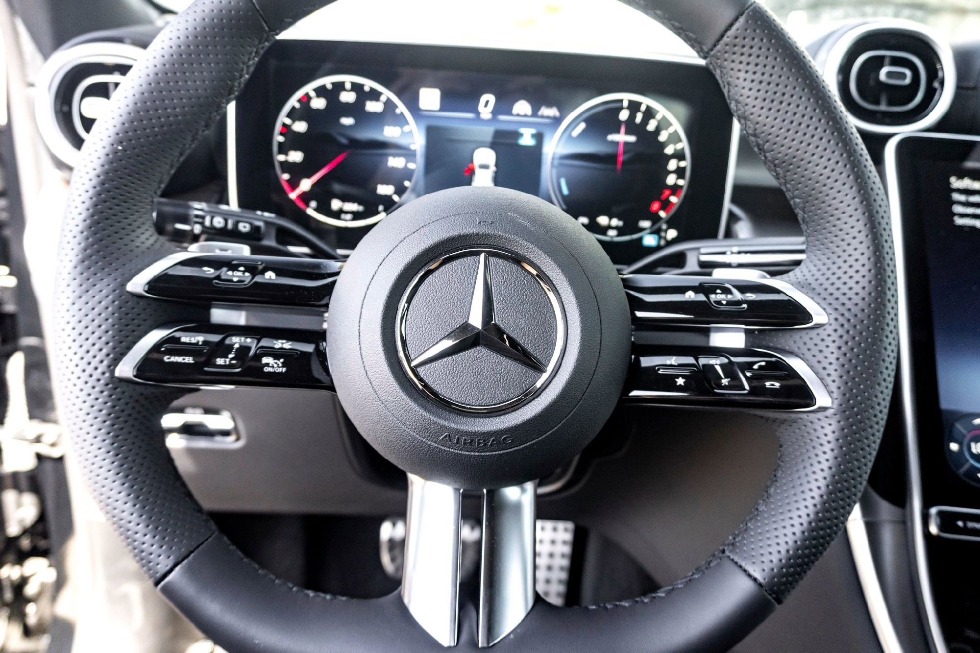 2025 Mercedes-Benz GLC Base - Photo 39