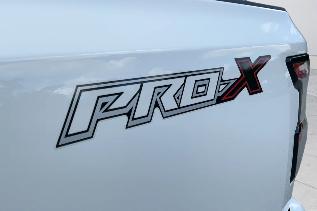 Used 2023 White Nissan PRO-X image 27