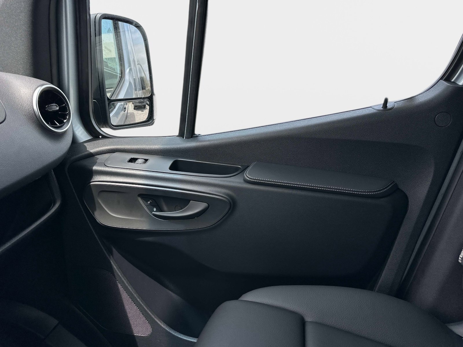 2025 Mercedes-Benz Sprinter Passenger Van Base - Photo 18