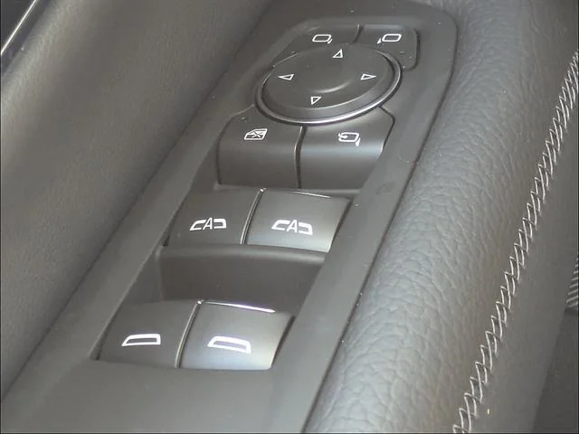 2026 GMC Yukon XL Denali - Photo 27