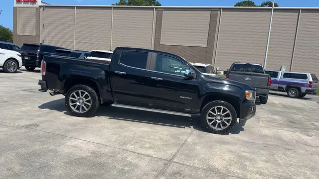 Used 2019 Black GMC Denali image 8